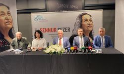 Sennur Sezer Nilüfer’de “Yılın Yazarı” seçildi