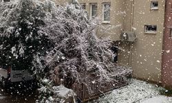 Bursa’da kar yağışı başladı: Kent beyaza büründü