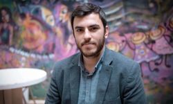 Gözaltına alınan gazeteci İsmail Arı Ankara'ya getirildi