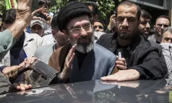 İran basınından çarpıcı iddia: Ali Hamaney'in oğlu yeni lider oldu