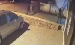 Merdivenle girdikleri evde, sahiplerini bağlayıp soygun yaptılar