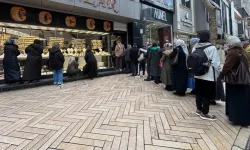 Altın fiyatları düşünce uzun kuyruklar oluştu