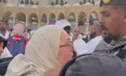 Umrede skandal an: Kabe örtüsüne makas