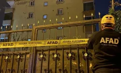 Kolonlarda çatlama sesi duyulan bina boşaltıldı