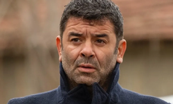 Bülent Şakrak'tan genç sevgiliye ilan-ı aşk