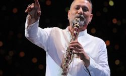 Hüsnü Şenlendirici'nin kızı Naz Şenlendirici gündemde!