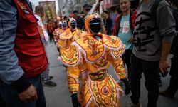 Sokağa böyle çıktılar! Görenler dönüp bir daha baktı...