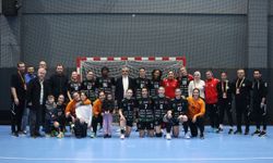 Bursa Büyükşehir Belediyespor zirveyi sevdi