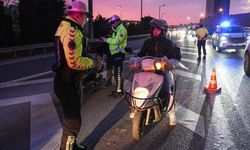 Polis 'işe geç kalanlara' cezayı kesti