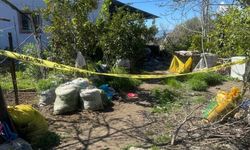 Eşini av tüfeği ile öldürüp intihar etti