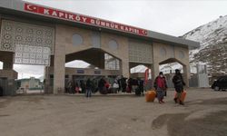 Türkiye-İran sınır kapılarında günübirlik yolcu geçişleri durduruldu