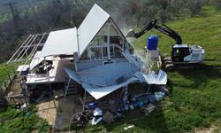 Bursa'da tarım arazisindeki 'tiny house'lar bir bir yıkıldı