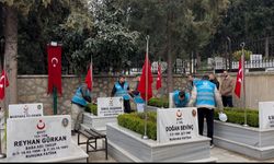 Bayram öncesinde şehitler unutulmadı