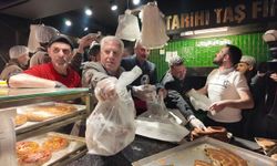 Bozbey sahurda Abdal'da vatandaşlarla buluştu