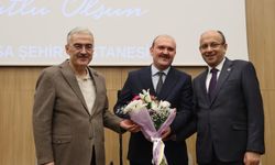 Bursa'da 1 yılda 3 bin 766 ameliyat yapan doktora ödül