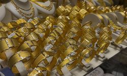 Altında tarihi makas: Bursa’da fark 700 liraya dayandı, kuyumcularda altın tükendi