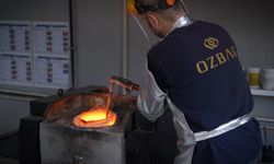 Bursa'da altın fabrikası talebe yetişmek için fazla mesaide