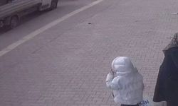 Açılan araç kapısı kazaya neden oldu