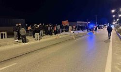 Adana'da belediye otobüsüyle çarpışan motosiklet sürücüsü genç, hayatını kaybetti