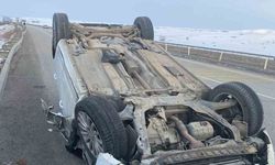 Aşkale'de trafik kazası: Otomobil takla attı, 2 kişi yaralandı