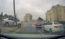 Ataşehir'de kontrolden çıkan araç elektrik direğini devirdi: Faciadan saniyelerle kurtuldu