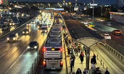 Bahçelievler'de metrobüs ayağının üstünden geçen kadın yaralandı