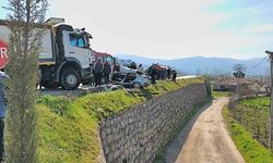 Balıkesir'de feci kaza: 1 ölü, 2 yaralı