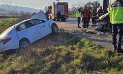 Balıkesir'de trafik kazası: 1 ölü, 2 yaralı