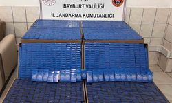 Bayburt'ta 2 bin paket kaçak sigara ve 40 bin adet makaron ele geçirildi