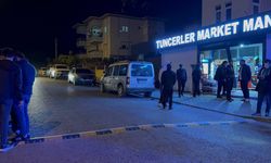 Ehliyetsiz sürücü önce kaza yaptı, ardından markete girdi