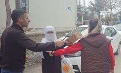 Elazığ'da dilenci zabıtalara yakalandı: 'Al senin olsun' diyerek parayı teklif etti