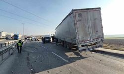 Eskişehir'de 5 aracın karıştığı zincirleme kazada 12 kişi yaralandı