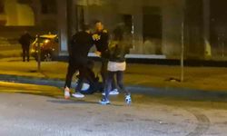 Eskişehir'de olaylı gece: Cadde ortasındaki kavga kamerada