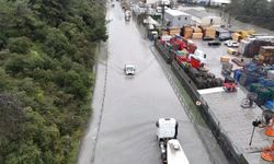 Eyüpsultan'da göle dönen yol havadan görüntülendi