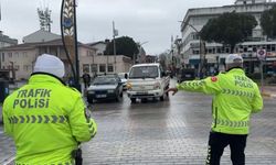 Gönen'de trafik denetimleri sürdürülüyor