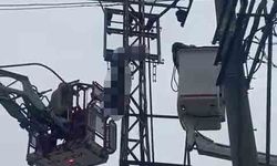 Bursa'da hırsızlık için çıktığı elektrik direği sonu oldu