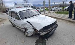 Hisarcık'ta iki otomobil çarpıştı: 2 yaralı