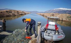 Işıklı Barajında kaçak avcılığa geçit yok 5 bin metre ağ ele geçirildi