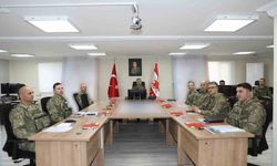 Kara Kuvvetleri Komutanı Orgeneral Tokel, Van'daki sınır karakollarında incelemelerde bulundu