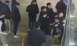 Konuşuyormuş gibi yapıp aniden yumruk attı, ortalık meydan muharebesini aratmadı