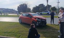 Manavgat'ta otomobiller çarpıştı: 2 kişi yaralı