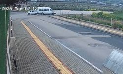 Osmaniye'de alt geçitte kaza kamerada: Otomobil ile minibüs çarpıştı