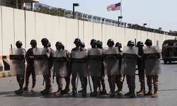 Pakistan'da ABD Büyükelçiliği önünde protesto: 8 ölü