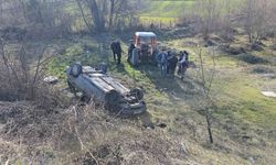 Radar paniği kazaya neden oldu: Otomobil şarampole devrildi