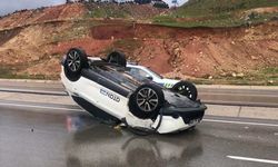 Siirt'te kontrolden çıkan araç takla attı