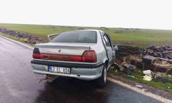 Siverek'te otomobil köprü duvarına çarptı: 5 yaralı