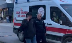 Tartıştığı eşi telefonlara bakmıyor diye çatıya çıktı