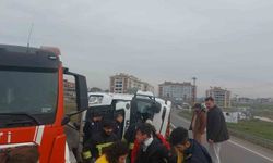 Tekirdağ'da virajı alamayan tır devrildi