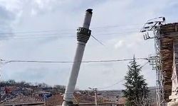 Tokat'ta depremde hasar alan cami minaresi kontrollü şekilde yıkıldı