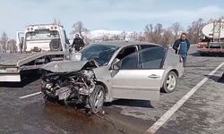 Tokat'ta iki otomobil kafa kafaya çarpıştı: 4 yaralı